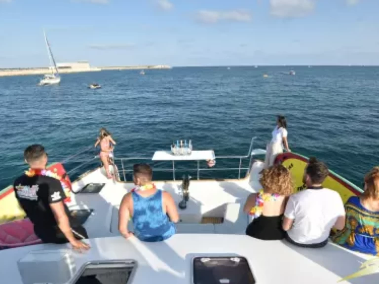 Motorboat hire in Torrevieja - Lagoon Lagoon 43 Power