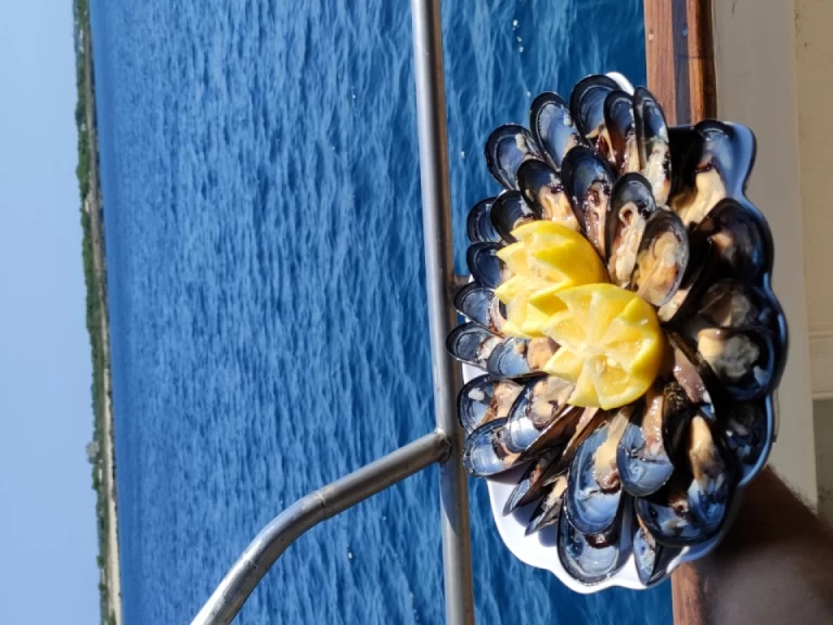 Yacht charter Porto Cesareo - Motonave  Santa Maria on SamBoat