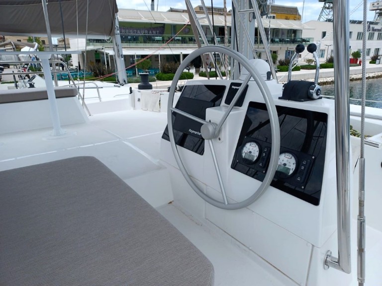 Hire Catamaran with or without skipper Bali Trogir