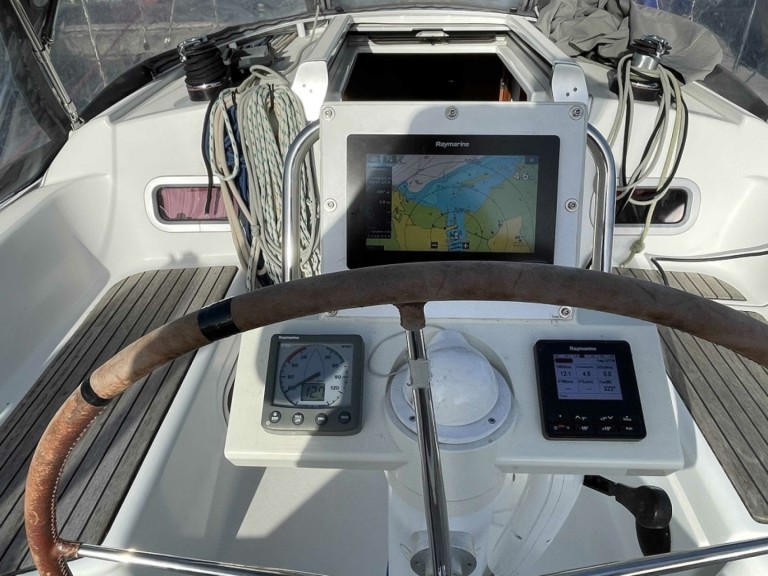 Hire Sailboat Bénéteau with a boat licence