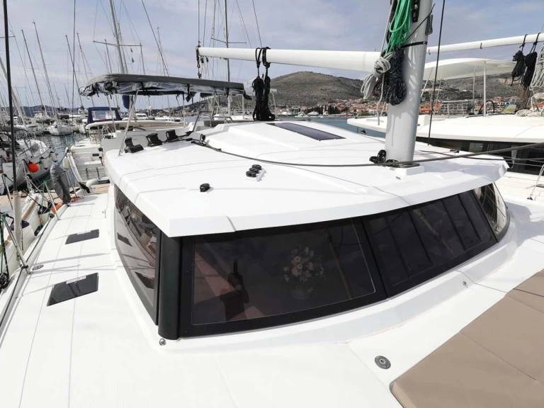 Catamaran hire in Trogir - Fountaine Pajot Astrea 42