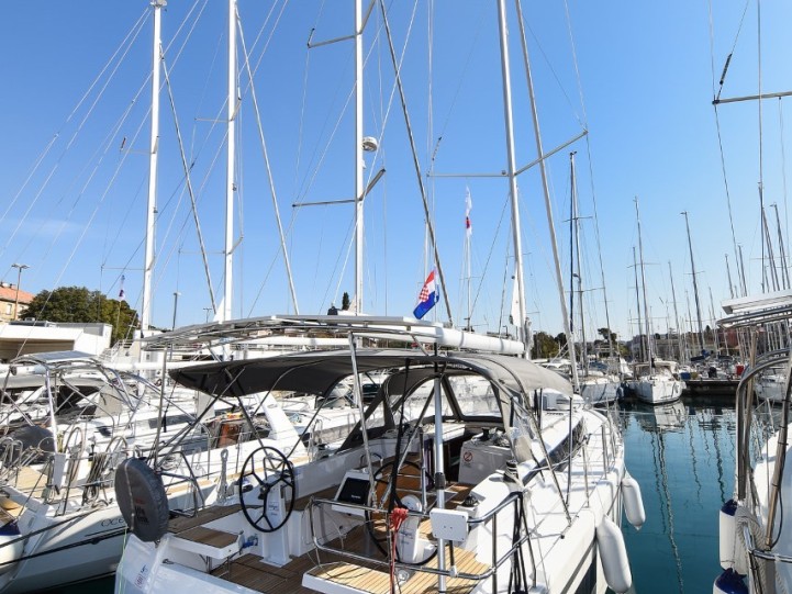 Hire Sailboat with or without skipper Bavaria Zadar