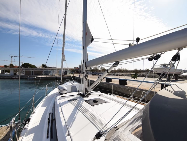 Sailboat to hire Zadar at the best price
