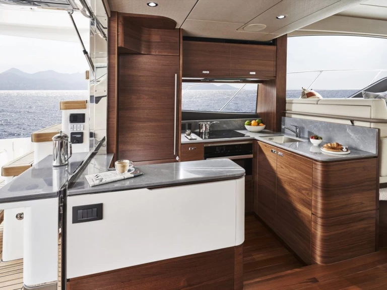 Yacht charter Podstrana - Princess Princess 55 F on SamBoat