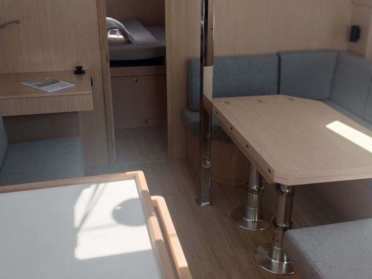 Yacht hire Palma de Mallorca cheap Bavaria C42