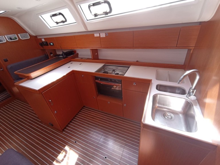 Yacht charter Palma de Mallorca - Bavaria Cruiser 51 on SamBoat