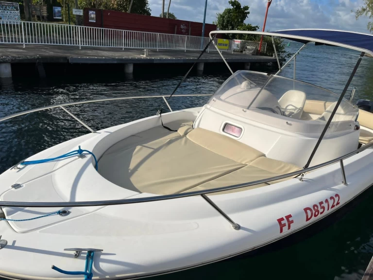 Yacht charter Les Trois-Îlets - Jeanneau Cap Camarat 715 WA on SamBoat