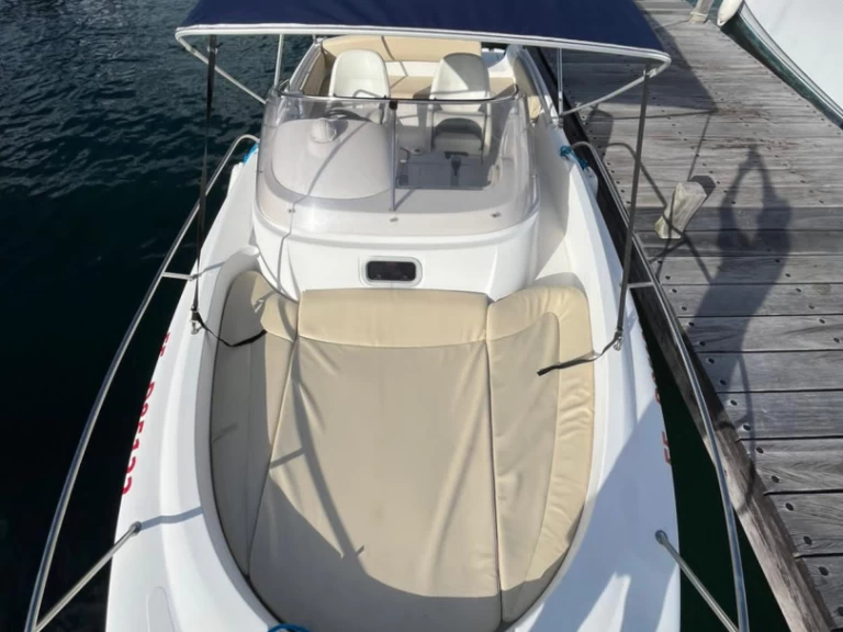 Hire a Jeanneau Cap Camarat 715 WA Les Trois-Îlets