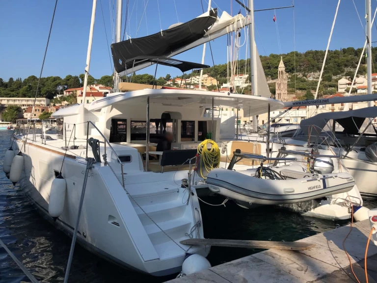 Yacht charter Rogač - Lagoon Lagoon 450 F on SamBoat