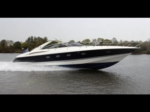 Hire Luxury Yacht Sunseeker with a boat licence