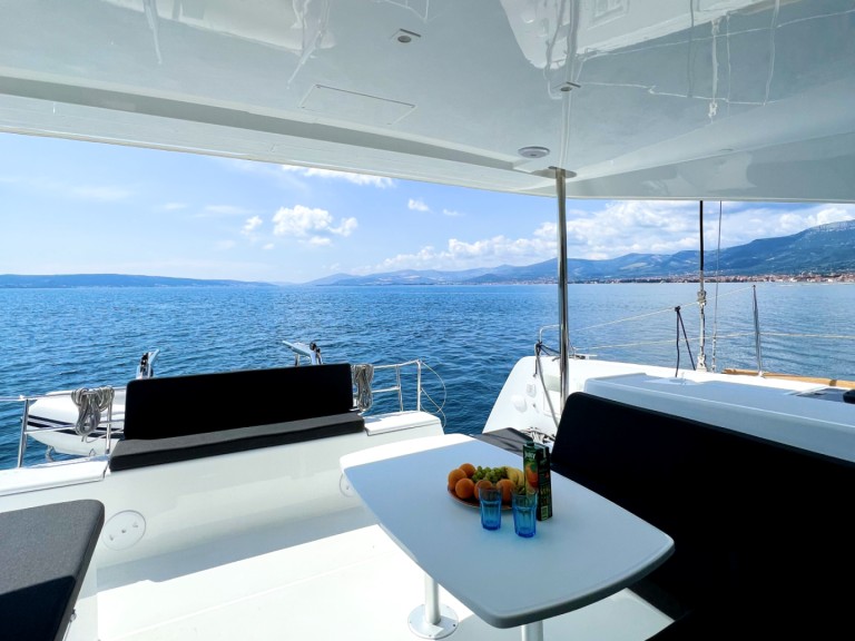 Yacht charter Kaštela - Lagoon Lagoon 40 on SamBoat