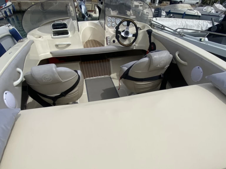 Hire Motorboat with or without skipper Quicksilver Chantecoq
