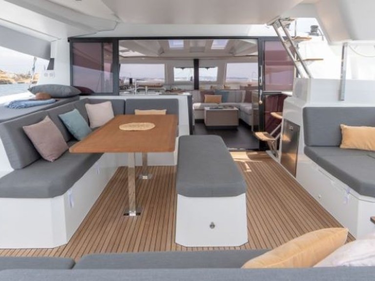 Charter a Fountaine Pajot Elba 45 in Frenchtown on Samboat