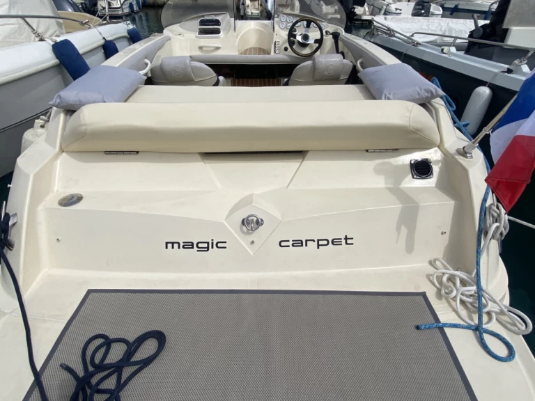 Charter a Quicksilver sport in Chantecoq on Samboat