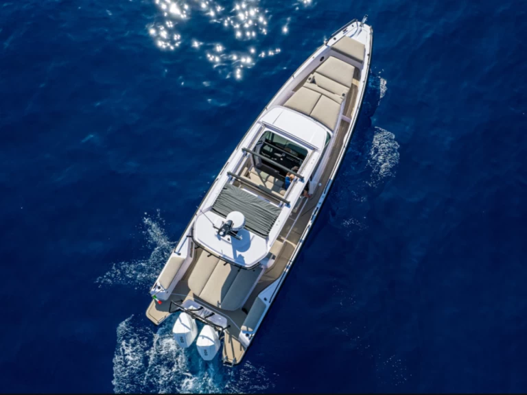 Yacht hire Porto-Vecchio cheap Axopar 37 T-Top