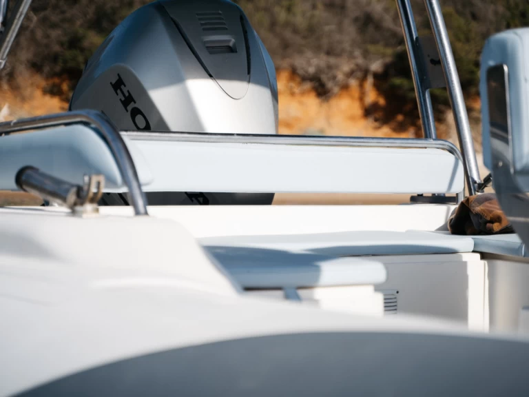 Hire RIB Bsc with a boat licence