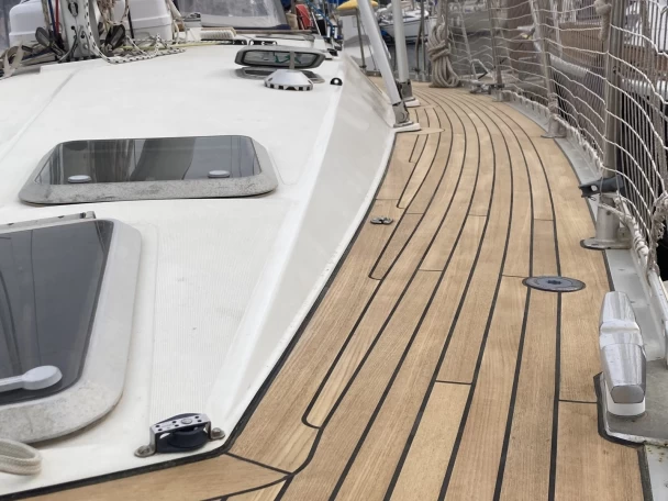 Yacht charter La Seyne-sur-Mer - Jeanneau Sun Odyssey 45.1 on SamBoat