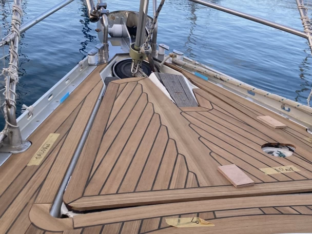 Hire a Jeanneau Sun Odyssey 45.1 La Seyne-sur-Mer