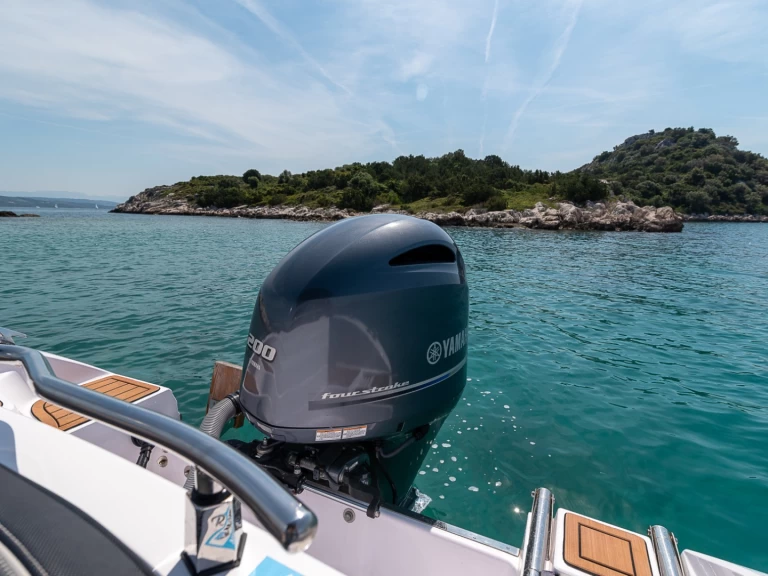 Motorboat to hire Trogir at the best price