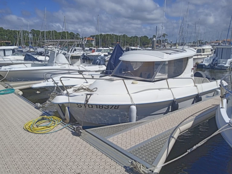 Quicksilver Quicksilver 650 Week-End charter bareboat or skippered in  Capbreton