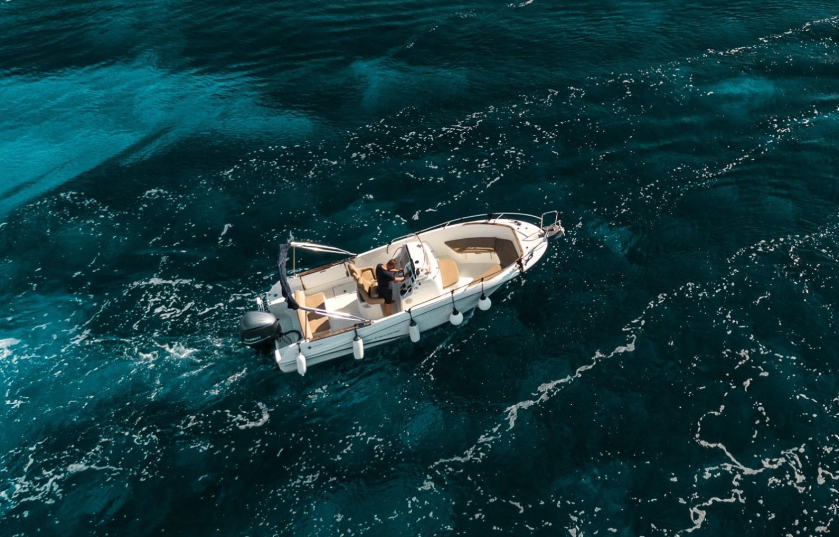 Motorboat to hire Vela Luka at the best price