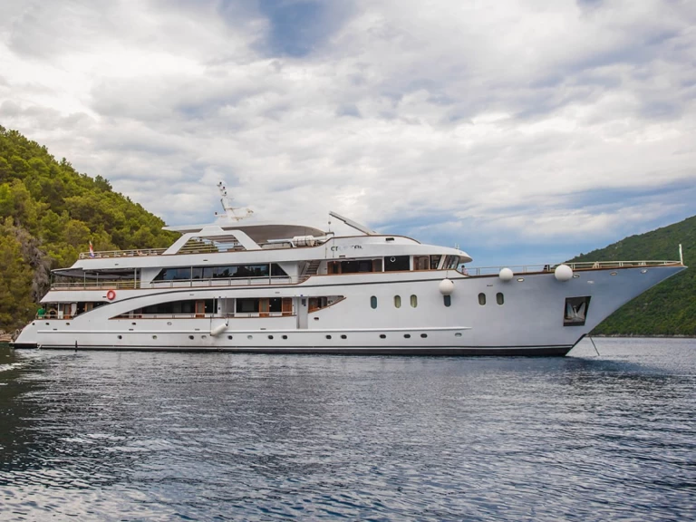 Luxury Yacht hire in Split -  Motoryacht Cristal
