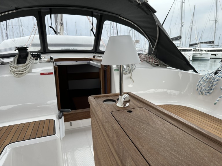 Sailboat hire in Alimos Marina - Bavaria Cruiser 46 Style