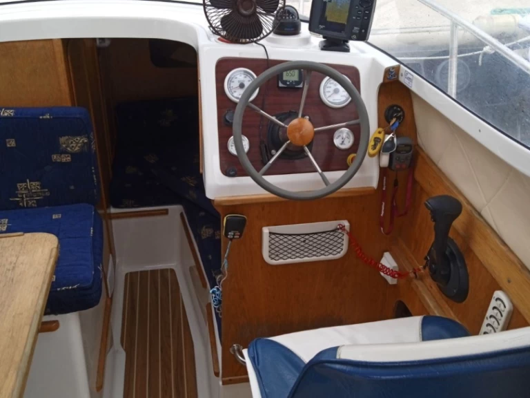 Motorboat to hire Capbreton at the best price