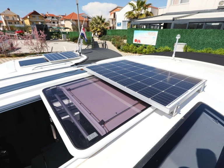 Motorboat hire in Pirovac - Bénéteau Antares 9 OB