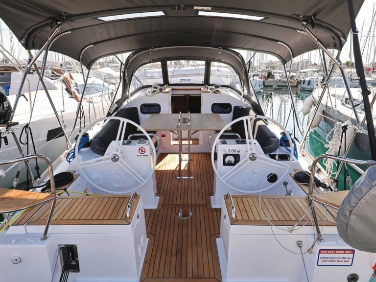 Hire Sailboat Elan with a boat licence