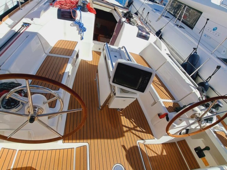 Yacht charter Sant Antoni de Portmany - Jeanneau Sun Odyssey 449 on SamBoat