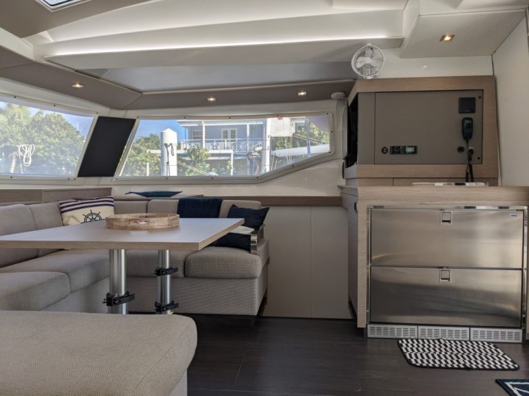 Hire Catamaran Fountaine Pajot with a boat licence