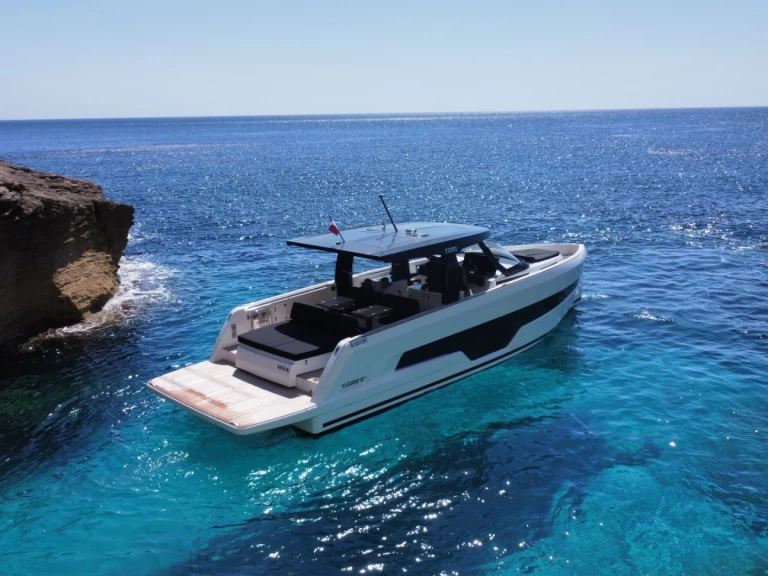Charter a Fjord 41XL in Bonifacio on Samboat