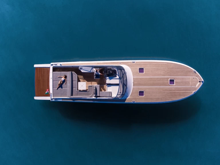 Charter a Itama 45S in Bonifacio on Samboat