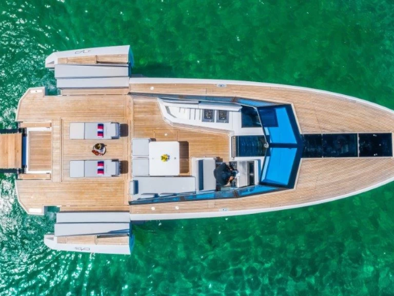Motorboat to hire Bonifacio at the best price