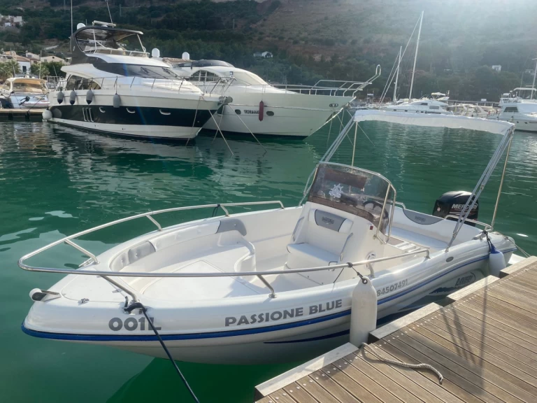 Hire a Blumax 19 open Castellammare del Golfo