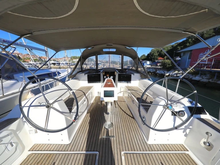 Charter a Dufour Dufour 382 Grand Large in Pula on Samboat