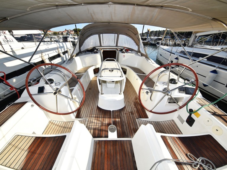 Sailboat hire in Pula - Jeanneau Sun Odyssey 44i