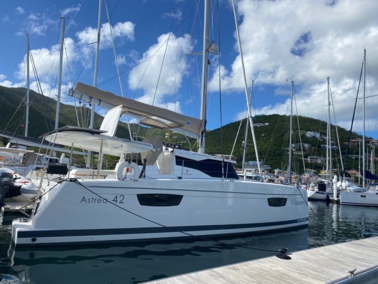 Yacht charter Annapolis - Fountaine Pajot Astrea 42 on SamBoat