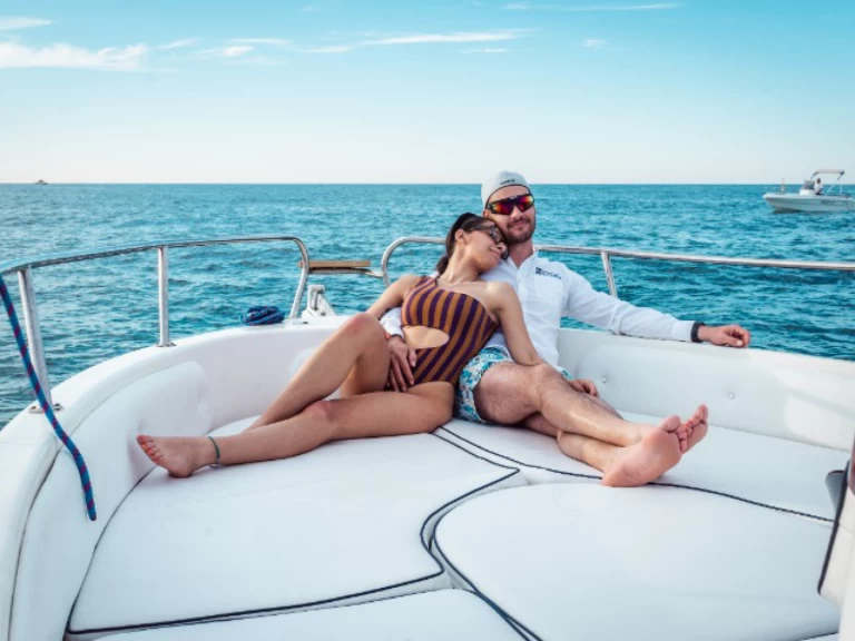 Motorboat to hire Monopoli at the best price