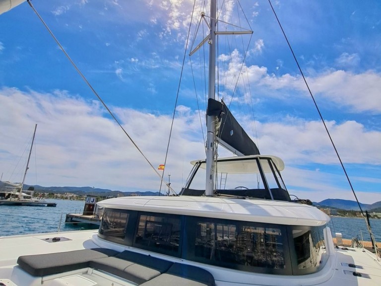 Yacht charter Sant Antoni de Portmany - Lagoon Lagoon 46 on SamBoat