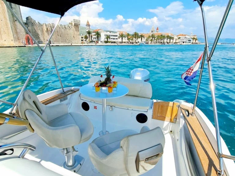 Motorboat hire in Trogir - Sessa Marine Sessa Marine Key Largo 20