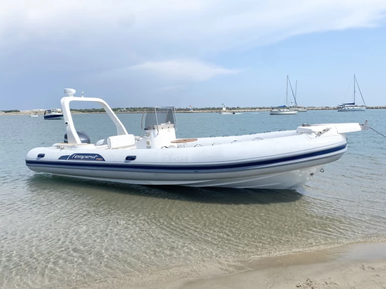RIB hire in Port-Camargue - Capelli Tempest 750