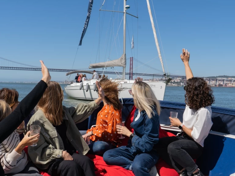 Motorboat to hire Lisbon at the best price