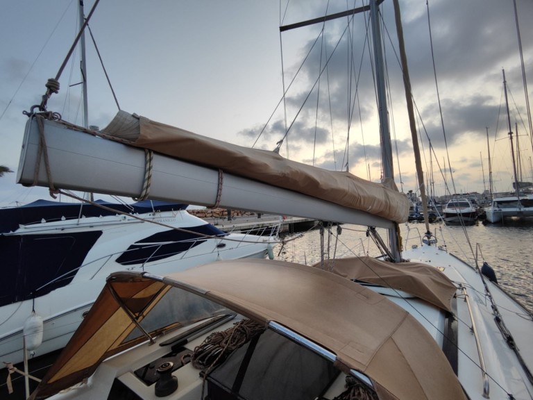 Sailboat to hire Ayamonte at the best price