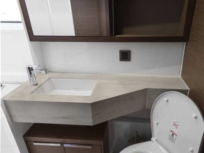 Yacht hire Alimos cheap Lagoon 46