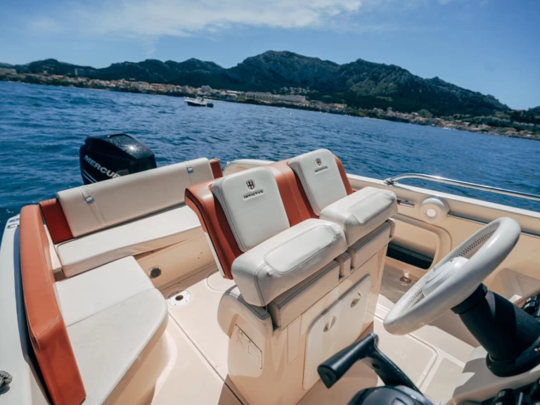 Hire a Invictus  Invictus 240 CX Marseille