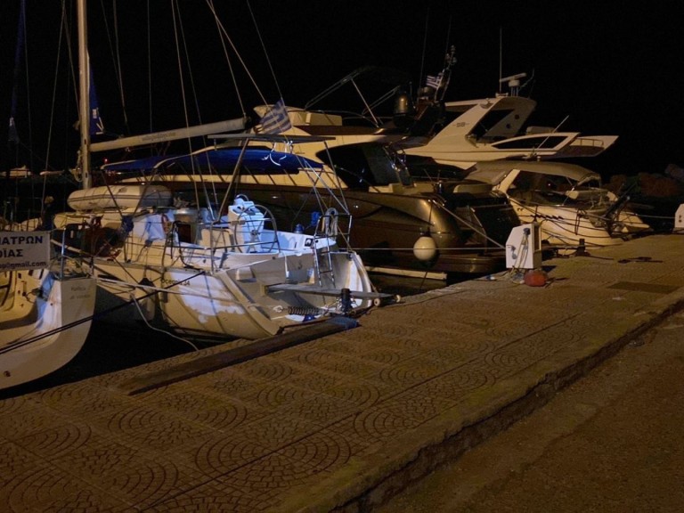 Hire a Bénéteau Oceanis 34 Lefkáda