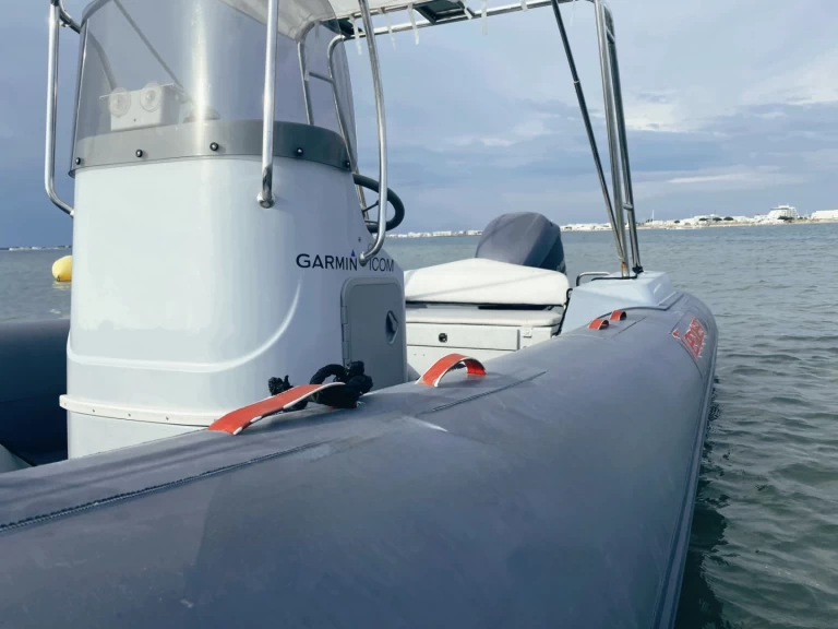 Hire RIB with or without skipper Capelli Port-Camargue