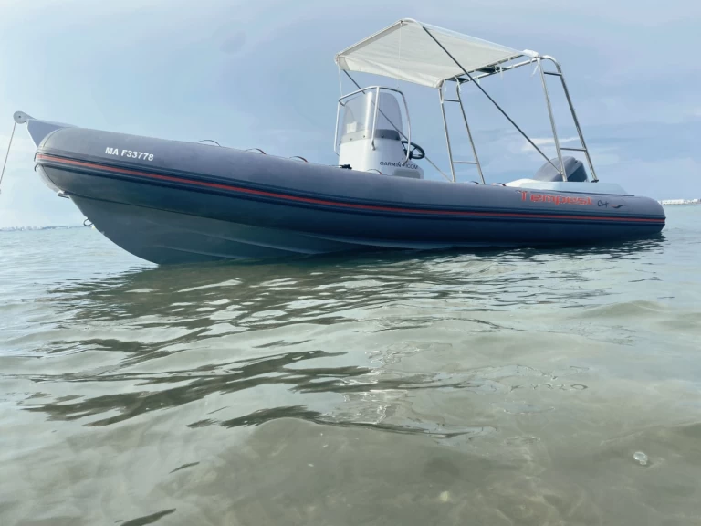 Hire RIB Capelli with a boat licence